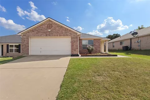 7566 Hedgeoak Ct, Fort Worth, TX 76112