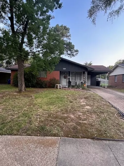 610 Meadowdale Pl, Shreveport, LA 71108