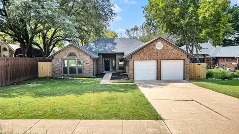 700 Creekview Ct, Mesquite, TX 75181