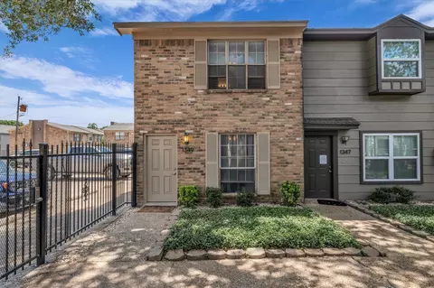 1349 S 11th St, Waco, TX 76706