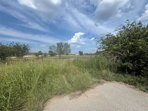 15692 China Spring Rd, China Spring, TX 76633