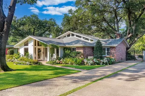 951 Audubon Pl, Shreveport, LA 71105