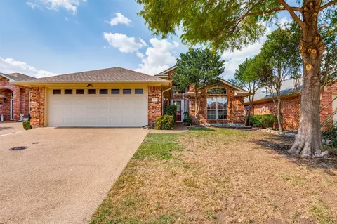 717 Dogwood Ln, Waxahachie, TX 75165