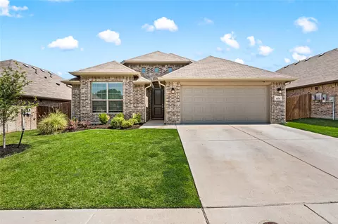 809 Long Iron Dr, Fort Worth, TX 76108