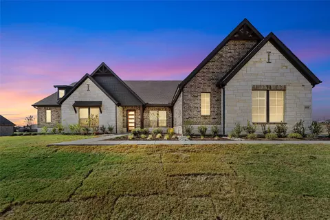 808 Westover Dr, Van Alstyne, TX 75495