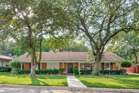 4304 Westlake Dr, Fort Worth, TX 76109