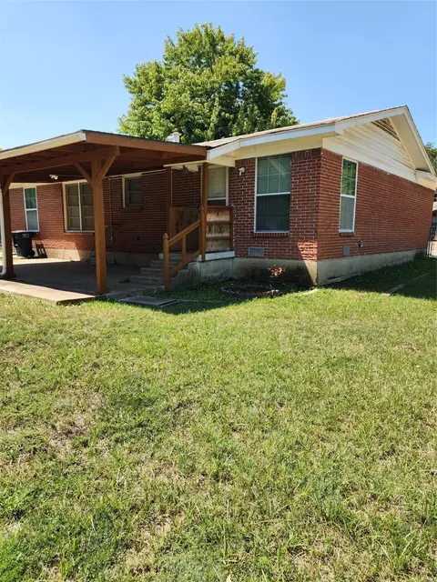 3416 Hedrick St, Fort Worth, TX 76111