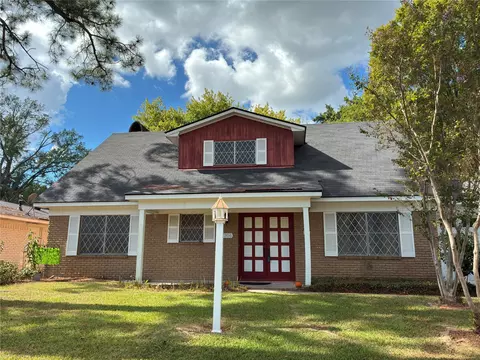 7306 Camelback Dr, Shreveport, LA 71105
