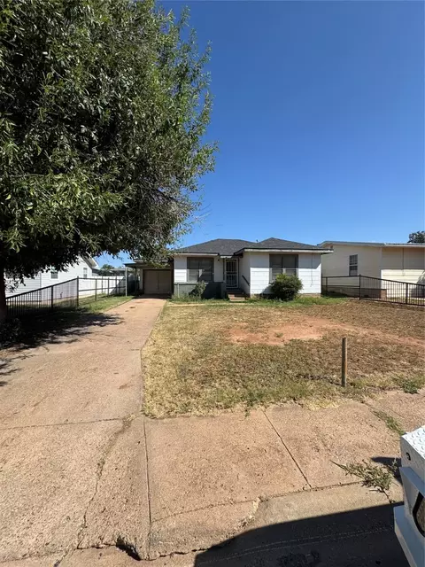 207 34th St, Snyder, TX 79549