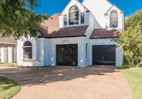 1317 Carver Ln, Irving, TX 75061