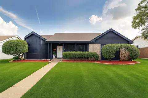 516 Quail Hollow Dr, Mesquite, TX 75150