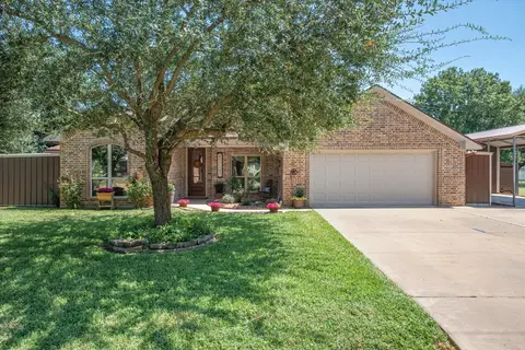 140 N Oak Pl, Van, TX 75790