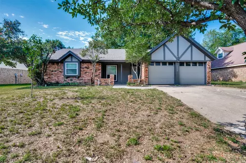 4228 Longleaf Ln, Fort Worth, TX 76137