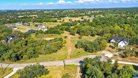 209 Grace Ct, Weatherford, TX 76088