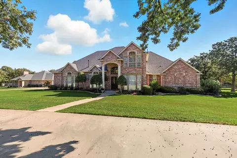 105 Enchanted Ct N, Burleson, TX 76028