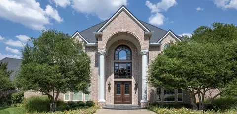 2303 Panorama Ct, Arlington, TX 76016