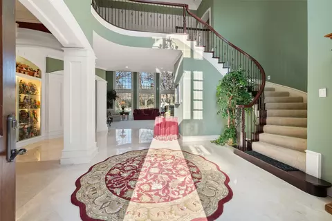 2303 Panorama Ct, Arlington, TX 76016