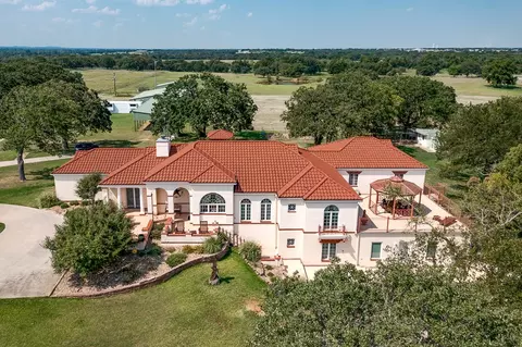 996 Hlavek Rd, Decatur, TX 76234
