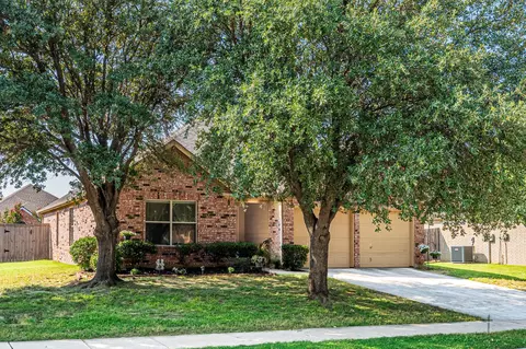 3812 Black Butte Dr, Denton, TX 76210