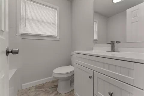 Bath - 3808 N 30th St, Waco, TX 76708 photo 3 of 4