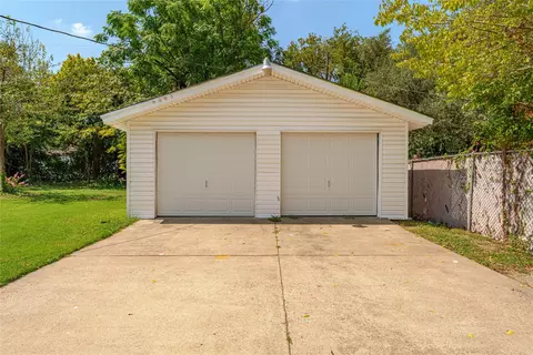 Exterior - 3808 N 30th St, Waco, TX 76708 photo 2 of 6
