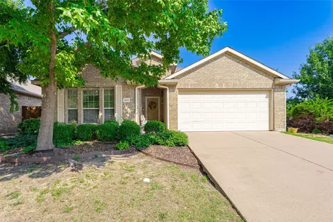 2051 Shawnee Trl, Heartland, TX 75126