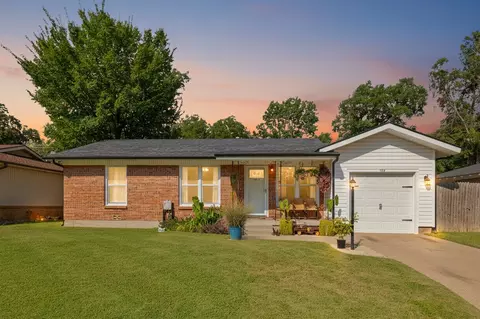 609 Norwood Dr, Hurst, TX 76053