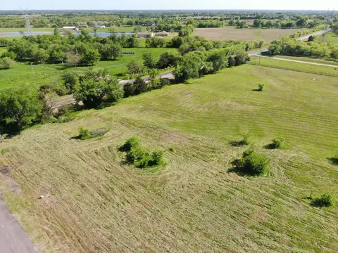 4005 Rolling Ln, Greenville, TX 75401