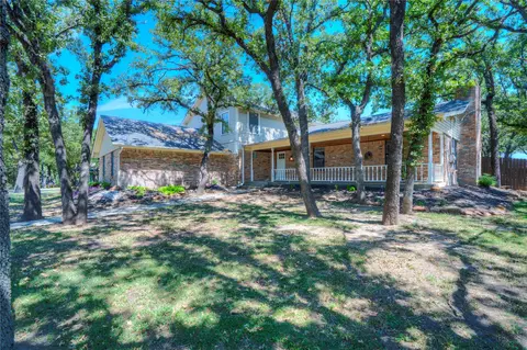 1004 Shady Oaks Dr N, Bridgeport, TX 76426