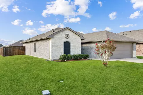 121 Willowbend Loop, Mabank, TX 75147 photo 3