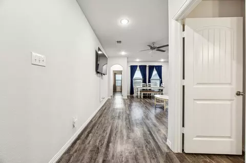 121 Willowbend Loop, Mabank, TX 75147 photo 4
