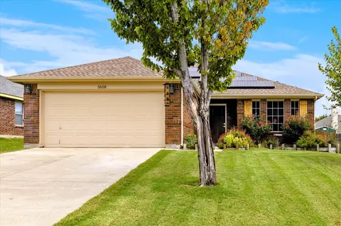 3608 Chapel Hill Ln, Denton, TX 76207