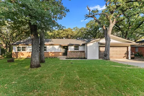 1216 Briarwood Blvd, Arlington, TX 76013