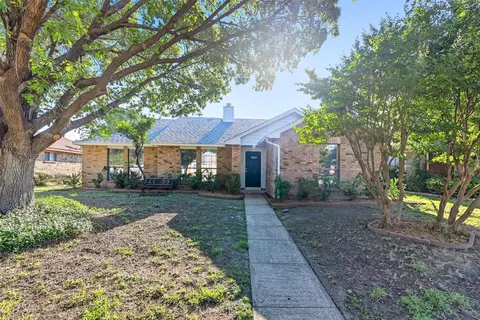 5144 Freestone Cir, Dallas, TX 75227