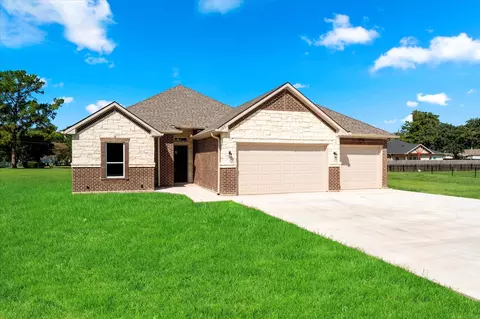 104 Deep Cove Dr, Trinidad, TX 75163
