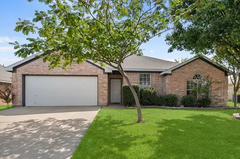 505 Asbury Dr, Saginaw, TX 76179