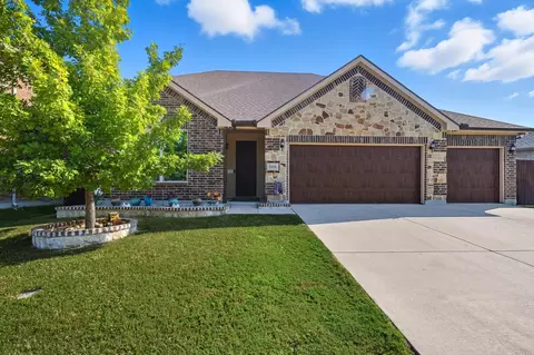 2121 Loreto Dr, Fort Worth, TX 76177