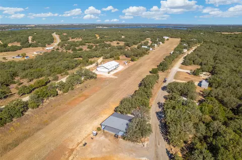 4 Greenhill Ct, Nocona, TX 76255