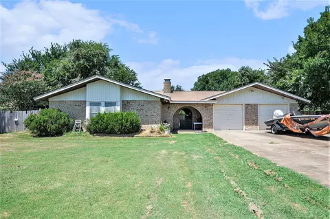 568 S Birch St, Springtown, TX 76082