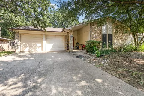 2503 Engleford Dr, Arlington, TX 76015