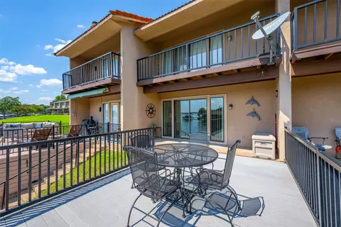 5515 Club Cove Ct, Granbury, TX 76049