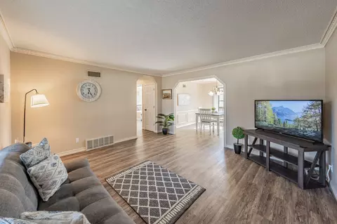 6924 Richlynn Ter, Richland Hills, TX 76118