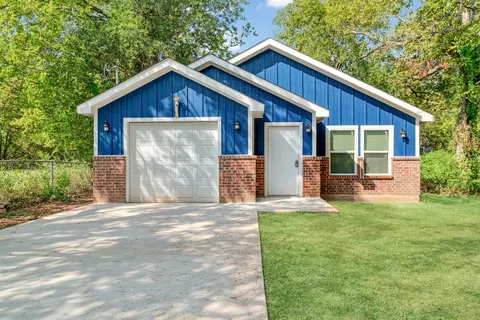610 W Austin St, Paris, TX 75460