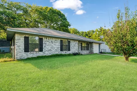 450 Faucett St, Blossom, TX 75416