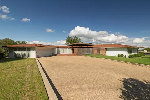 616 W Baylor St, Weatherford, TX 76086