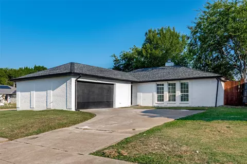 2301 Stillmeadow Dr, Arlington, TX 76014
