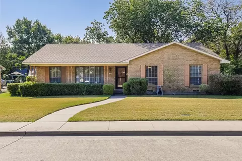 105 Dartmouth Dr, Waxahachie, TX 75165