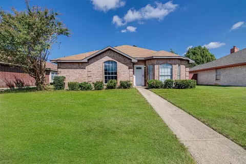 705 Crenshaw Dr, Cedar Hill, TX 75104