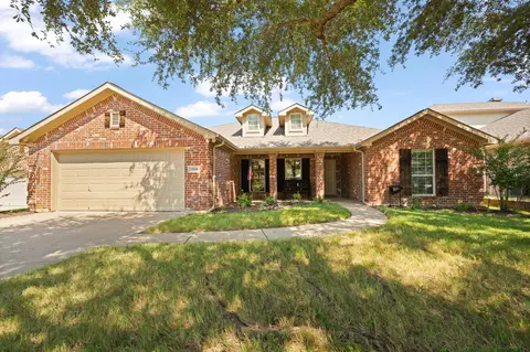 1929 Mary Ann Ln, Burleson, TX 76028