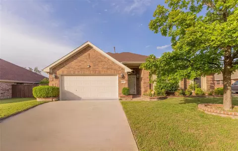 1032 Bending Oak Dr, Cedar Hill, TX 75104